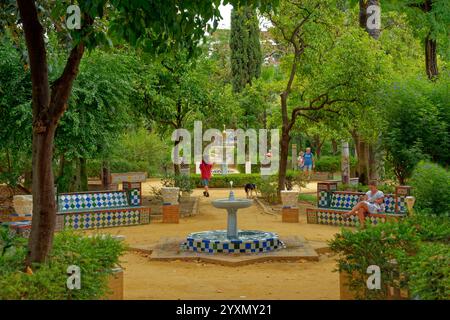 Parte dei giardini dell'Alcazar nel centro di Siviglia, Spagna. Foto Stock