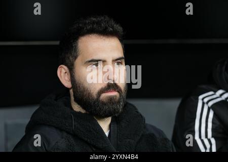 Varsavia, Polonia. 12 dicembre 2024. Allenatore Goncalo Feio del Legia Warszawa visto durante la partita di UEFA Conference League 2024/2025 tra Legia Warszawa e FC Lugano allo stadio municipale Marshall Jozef Pilsudskis. Punteggio finale; Legia Warszawa 1 : 2 FC Lugano. (Foto di Grzegorz Wajda/SOPA Images/Sipa USA) credito: SIPA USA/Alamy Live News Foto Stock