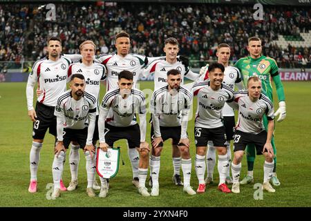 Varsavia, Polonia. 12 dicembre 2024. Squadra del Legia Warszawa vista durante la partita di UEFA Conference League 2024/2025 tra Legia Warszawa e FC Lugano allo stadio municipale Marshall Jozef Pilsudskis. Punteggio finale; Legia Warszawa 1 : 2 FC Lugano. (Foto di Grzegorz Wajda/SOPA Images/Sipa USA) credito: SIPA USA/Alamy Live News Foto Stock