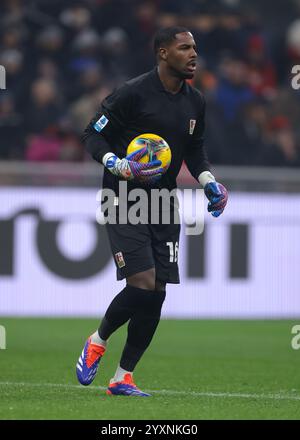 Milano, Italia. 15 dicembre 2024. Durante la partita di serie A A a Giuseppe Meazza, Milan. Il credito per immagini dovrebbe essere: Jonathan Moscrop/Sportimage Credit: Sportimage Ltd/Alamy Live News Foto Stock