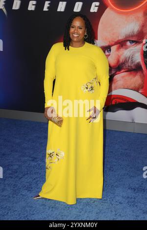 Los Angeles, Stati Uniti. 16 dicembre 2024. Natasha Rothwell alla premiere "Sonic the Hedgehog 3" tenutasi al TCL Chinese Theatre, Los Angeles, CA, 16 dicembre 2024. Foto: Joseph Martinez/PictureLux credito: PictureLux/The Hollywood Archive/Alamy Live News Foto Stock