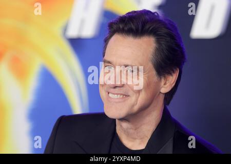 Los Angeles, Stati Uniti. 16 dicembre 2024. Jim Carrey alla premiere "Sonic the Hedgehog 3" tenutasi al TCL Chinese Theatre, Los Angeles, CA, 16 dicembre 2024. Foto: Joseph Martinez/PictureLux credito: PictureLux/The Hollywood Archive/Alamy Live News Foto Stock