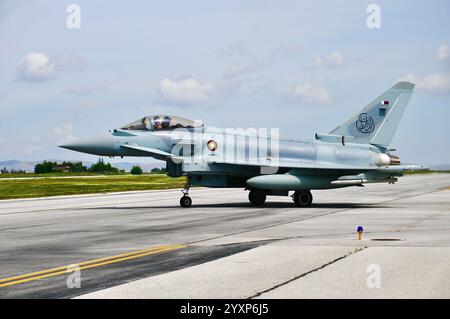 Qatar Emiri Air Force EF2000 Typhoon taxiing presso Konya Air base, Turchia. Foto Stock