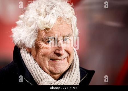 Enschede, Paesi Bassi. 17 dicembre 2024. ENSCHEDE, PAESI BASSI - 17 DICEMBRE: Joop van der Kolk prima della partita UEFA Women's Champions League - gruppo B tra FC Twente e Celtic al De Grolsch veste il 17 dicembre 2024 a Enschede, Paesi Bassi. (Foto di Broer van den Boom/Orange Pictures) credito: Orange Pics BV/Alamy Live News Foto Stock