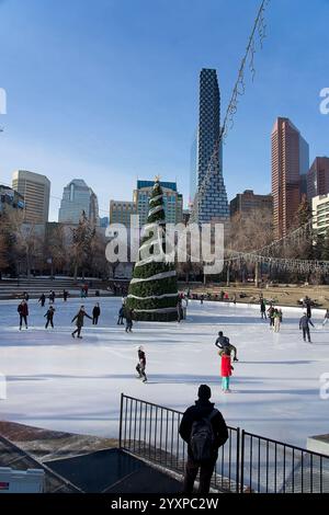 Calgary Canada - 29 dicembre 2023 - pattinaggio all'Olympic Plaza nel centro di Calgary Canada Foto Stock