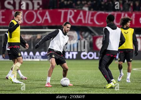 Maastricht, Paesi Bassi. 17 dicembre 2024. Maastricht - Ramiz Zerrouki del Feyenoord durante il secondo round della KNVB Beker 2024/2025, la coppa nazionale olandese. La partita è ambientata tra MVV Maastricht e Feyenoord allo Stadion De Geusselt il 17 dicembre 2024 a Maastricht, nei Paesi Bassi. Credito: Foto Box to Box/Alamy Live News Foto Stock