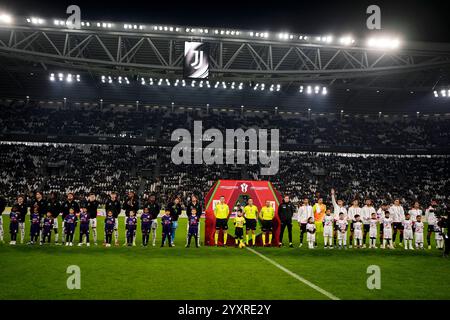 Torino, Italia. 17 dicembre 2024. Schierarsi prima della partita di Coppa Italia tra Juventus e Cagliari allo Stadio Juventus, 17 dicembre 2024. Sport - calcio (foto Fabio Ferrari/LaPresse) crediti: LaPresse/Alamy Live News Foto Stock