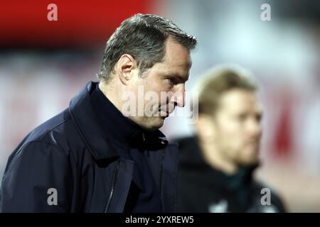 MAASTRICHT - allenatore del Feyenoord Brian Priske durante la partita KNVB Beker tra MVV Maastricht e Feyenoord Rotterdam allo Stadion de Geusselt il 17 dicembre 2024 a Maastricht, Paesi Bassi. ANP MARCEL VAN HOORN Foto Stock