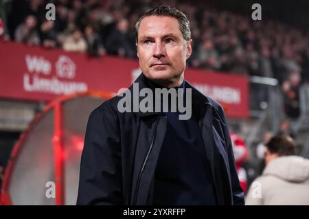 Maastricht, Paesi Bassi. 17 dicembre 2024. Maastricht - allenatore del Feyenoord Brian Priske durante il secondo turno della KNVB Beker 2024/2025, la coppa nazionale olandese. La partita è ambientata tra MVV Maastricht e Feyenoord allo Stadion De Geusselt il 17 dicembre 2024 a Maastricht, nei Paesi Bassi. Credito: Foto Box to Box/Alamy Live News Foto Stock