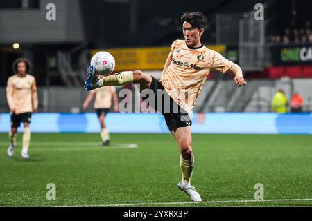 Maastricht, Paesi Bassi. 17 dicembre 2024. Maastricht - in-beom Hwang del Feyenoord durante il secondo round della KNVB Beker 2024/2025, la coppa nazionale olandese. La partita è ambientata tra MVV Maastricht e Feyenoord allo Stadion De Geusselt il 17 dicembre 2024 a Maastricht, nei Paesi Bassi. Credito: Foto Box to Box/Alamy Live News Foto Stock