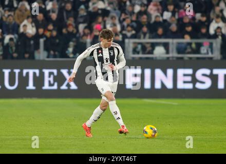 Torino, Italia. 17 dicembre 2024. Nicolo Savona della Juventus FC durante la Coppa Italia 2024/25, partita di calcio tra Juventus FC e Cagliari calcio, il 17 dicembre 2024, all'Allianz Stadium di Torino. Crediti: Nderim Kaceli/Alamy Live News Foto Stock