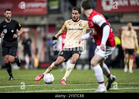 Maastricht, Paesi Bassi. 17 dicembre 2024. Maastricht - Ramiz Zerrouki del Feyenoord durante il secondo round della KNVB Beker 2024/2025, la coppa nazionale olandese. La partita è ambientata tra MVV Maastricht e Feyenoord allo Stadion De Geusselt il 17 dicembre 2024 a Maastricht, nei Paesi Bassi. Credito: Foto Box to Box/Alamy Live News Foto Stock