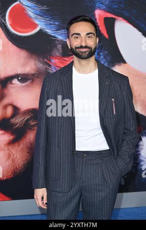 Los Angeles, Stati Uniti. 16 dicembre 2024. LOS ANGELES, CA. 16 dicembre 2024: Lee Majdoub alla prima di Sonic the Hedgehog 3 al TCL Chinese Theatre. Crediti fotografici: Paul Smith/Alamy Live News Foto Stock