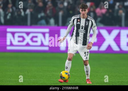 Nicolo Savona della Juventus FC visto in azione durante la partita di calcio di serie A 2024/25 tra Juventus FC e Venezia FC all'Allianz Stadium Foto Stock