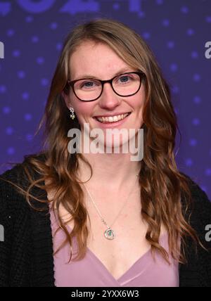 Salford, Regno Unito. 17 dicembre 2024. Rebecca Redfern arriva alla BBC Sports Personality of the Year 2024, MediaCityUK. Crediti: Doug Peters/EMPICS/Alamy Live News Foto Stock