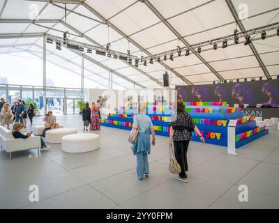 Scope Miami Beach è una fiera d'arte internazionale che espone opere contemporanee all'avanguardia di artisti emergenti e affermati. Questa esclusiva Foto Stock