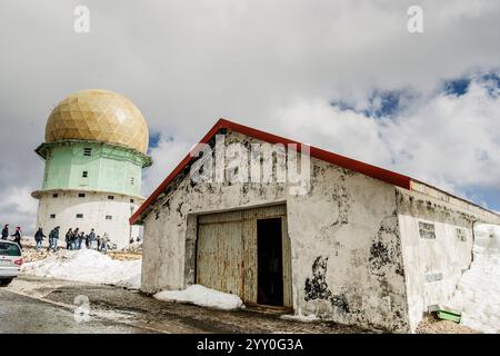 Località invernale in cima a la Torre a 1991 metri, Serra da Estrela, Beira alta, Portogallo, Europa Foto Stock