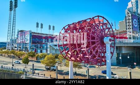 Aerea dello stadio dei Cincinnati Reds e della scultura della ruota a pale Foto Stock