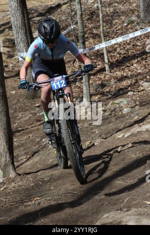 Corsa XCO sulle colline del Windrock Bicycle Park a Oliver Springs, Tennessee, Stati Uniti. Tennessee National Bike Festival Foto Stock