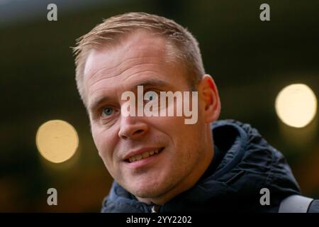 Il manager del Norwich City, Johannes Hoff Thorup, arriva prima del match per lo Sky Bet Championship tra Norwich City e Burnley a Carrow Road, Norwich, domenica 15 dicembre 2024. (Foto: David Watts | mi News) crediti: MI News & Sport /Alamy Live News Foto Stock