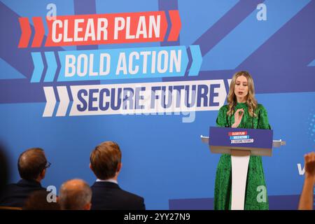 [MccLi0009644] Laura Trott, capo segretario al Tesoro, risponderà al lancio del Manifesto laburista in una conferenza stampa a Westminster. C) Belin Foto Stock