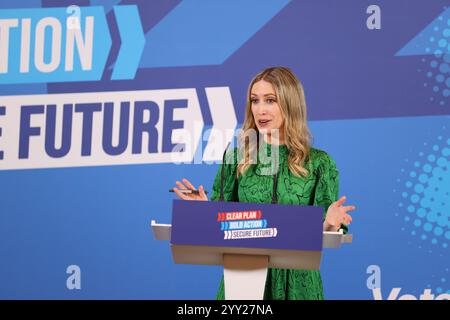 [MccLi0009644] Laura Trott, capo segretario al Tesoro, risponderà al lancio del Manifesto laburista in una conferenza stampa a Westminster. C) Belin Foto Stock