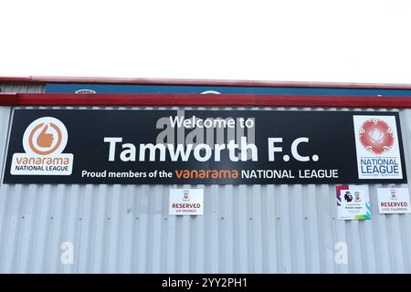 Tamworth, Regno Unito, 14 dicembre 2024. Vista generale di Outside the Lamb Ground durante la partita della National League tra Tamworth e York City. (Credito: Gus Foto Stock