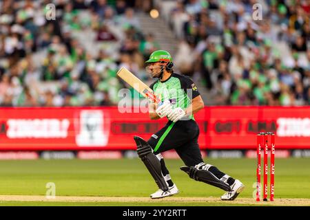 Melbourne, Australia, 18 dicembre 2024. Marcus Stoinis dei Melbourne Stars tira durante la partita T20 del KFC Big Bash League (BBL14) tra i Melbourne Stars e i Brisbane Heat al Melbourne Cricket Ground il 18 dicembre 2024 a Melbourne, Australia. Crediti: Santanu Banik/Speed Media/Alamy Live News Foto Stock