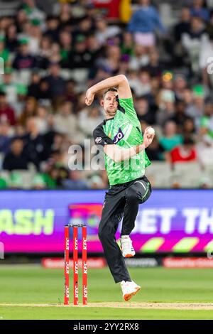 Melbourne, Australia, 18 dicembre 2024. Beau Webster dei Melbourne Stars Bowls durante la partita T20 del KFC Big Bash League (BBL14) tra i Melbourne Stars e i Brisbane Heat al Melbourne Cricket Ground il 18 dicembre 2024 a Melbourne, Australia. Crediti: Santanu Banik/Speed Media/Alamy Live News Foto Stock