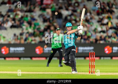 Melbourne, Australia, 18 dicembre 2024. Jimmy Peirson dei Brisbane Heat tira durante la partita KFC Big Bash League (BBL14) T20 tra Melbourne Stars e Brisbane Heat al Melbourne Cricket Ground il 18 dicembre 2024 a Melbourne, Australia. Crediti: Santanu Banik/Speed Media/Alamy Live News Foto Stock