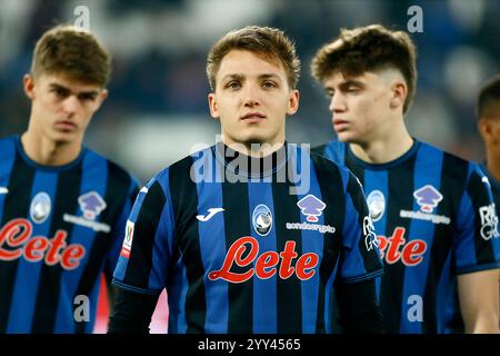 BERGAMO, ITALIA - 18 DICEMBRE: Mateo Retegui dell'Atalanta BC guarda, durante la partita di Coppa Italia tra Atalanta BC e Cesena FC allo Stadio Gewiss il 18 dicembre 2024 a Bergamo, Italia. (Foto di MB Media) Foto Stock