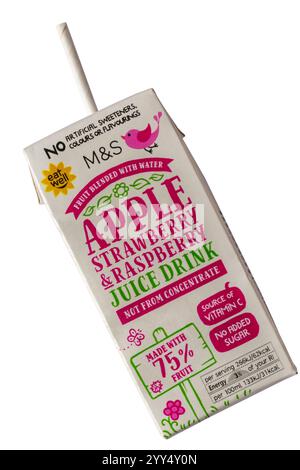 Confezione di succo di fragola di mela e lampone da M&S isolata su sfondo bianco, non da frutta concentrata miscelata con acqua Foto Stock