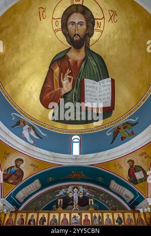 Interno della piccola chiesa di San Nicola (Agios Nikolaos) a Paphos, Cipro Foto Stock