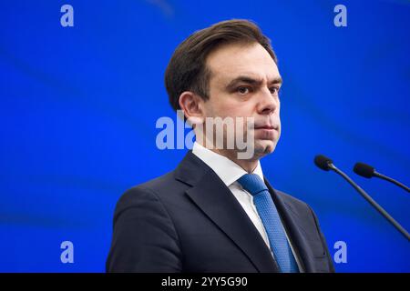 Varsavia, Polonia. 19 dicembre 2024. Andrzej Domanski, ministro delle Finanze polacco, partecipa a una conferenza stampa. Si è tenuta una conferenza stampa presso il Ministero delle Finanze di Varsavia con la partecipazione del ministro delle Finanze Andrzej Domanski, durante la quale il ministro Domanski ha presentato le priorità del ministero delle Finanze per quanto riguarda la Presidenza polacca del Consiglio d'Europa dell'UE, che avrà inizio il 1° gennaio 2025. Credito: SOPA Images Limited/Alamy Live News Foto Stock