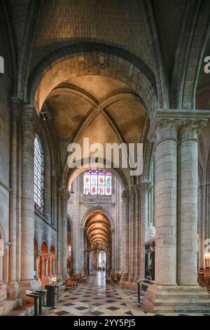 Kathedrale Saint-Etienne, erste gotische Kathedrale, Sens, Burgund, dipartimento Yonne, regione Bourgogne-Franca-Contea, Frankreich *** Cattedrale di Saint Etienne, prima cattedrale gotica, Sens, Borgogna, dipartimento di Yonne, regione di Bourgogne Franche Comte, Francia Foto Stock