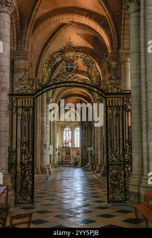 Kathedrale Saint-Etienne, erste gotische Kathedrale, Sens, Burgund, dipartimento Yonne, regione Bourgogne-Franca-Contea, Frankreich *** Cattedrale di Saint Etienne, prima cattedrale gotica, Sens, Borgogna, dipartimento di Yonne, regione di Bourgogne Franche Comte, Francia Foto Stock