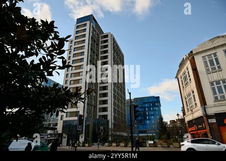 navigator square nell'arco a nord di londra, con una locanda di prima classe e un'essenziale torre panoramica Foto Stock