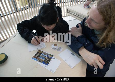 Vaticano, Vaticano. 19 dicembre 2024. **NO LIBRI** Italia, Roma, Vaticano, 2024/12/19 nuovo ufficio postale inaugurato per il Giubileo, in Piazza San Pietro, città del Vaticano . Fotografia di ALESSIA GIULIANI / Catholic Press Photo Credit: Agenzia fotografica indipendente / Alamy Live News Foto Stock