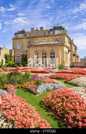 Wrest Park Bedfordshire giardini formali fuori dalla casa di campagna classificata di grado 1 di Wrest Park and Gardens Silsoe Bedfordshire Inghilterra Regno Unito Europa Foto Stock