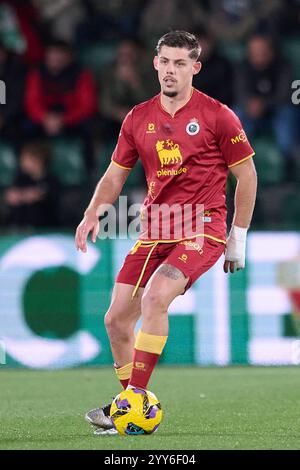 Elche, Spagna. 19 dicembre 2024. ELCHE, SPAGNA - 19 DICEMBRE: XXXXXX durante il LaLiga Hypermotion match tra Elche CF e Racing Club de Santander allo stadio Manuel Martinez Valero il 19 dicembre 2024 a Elche, Spagna. (Foto di Francisco Macia/Photo Players Images/Magara Press) crediti: Magara Press SL/Alamy Live News Foto Stock