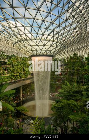 Il Jewel Rain Vortex, l'aeroporto di Changi, Singapore Foto Stock