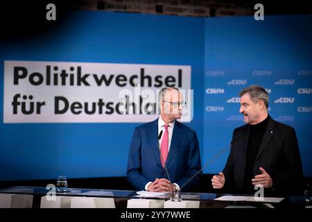 Friedrich Merz, Markus Soeder - Wahlprogramm DEU, Deutschland, Germania, Berlino, 17.12.2024 Friedrich Merz , Vorsitzender der CDU und Fraktionsvorsitzender , und Markus Soeder , Vorsitzender der CSU und Ministerpraesident in Bayern rechts waehrend der Pressekonferenz zur Vorstellung vom Wahlprogramm der CDU/CSU/CSU Nach dem Scheitern der Regierungskoalition im November und dem Misstrauensvotum werden in Deutschland AM 23. February vorgezogene Wahlen abgehalten en: Friedrich Merz , presidente della CDU e capo del gruppo parlamentare Foto Stock