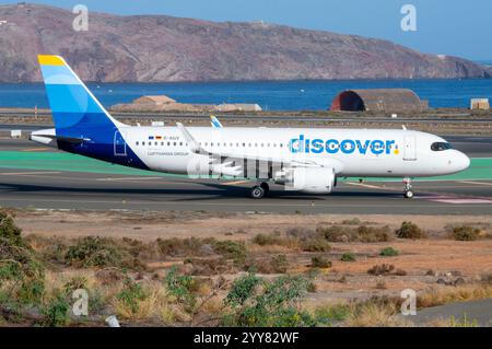 Aeroporto di Gran Canaria. Scopri la compagnia aerea Airbus A320 che sta prendendo in giro durante il decollo. Foto Stock