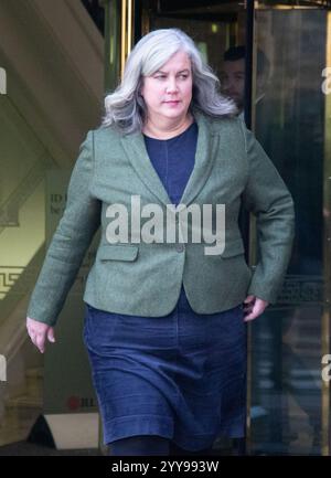 Londra, Inghilterra, Regno Unito. 20 dicembre 2024. La segretaria dei trasporti Heidi Alexander viene vista a Westminster dopo la messa in onda di Mornig. (Credit Image: © Tayfun Salci/ZUMA Press Wire) SOLO PER USO EDITORIALE! Non per USO commerciale! Foto Stock
