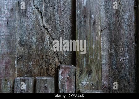 Dettaglio di una vecchia parete fatta di pezzi di legno. Ha molte texture. Bella immagine per gli sfondi Foto Stock