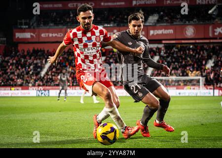Girona, Espagne. 7 dicembre 2024. Ivan MARTIN di Girona e Brahim DIAZ del Real Madrid durante la partita di calcio della Liga spagnola tra Girona FC e Real Madrid CF il 7 dicembre 2024 allo stadio Montilivi di Girona, Spagna - foto Matthieu Mirville (J Garcia)/DPPI Credit: DPPI Media/Alamy Live News Foto Stock