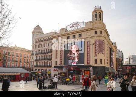 Cines Callao, cinema, con affollamento a Callao Square, Spagna. Foto Stock