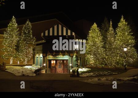 Vacanze e luci di Natale al Broadmoor Hotel and Golden Bee, un resort di classe mondiale e destinazione turistica. Dicembre 2024 Foto Stock