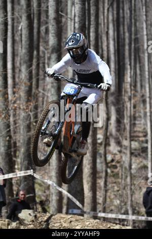 Tennessee National Windrock Downhill 2024 a Oliver Springs, Tennessee, USA sponsorizzato da RedBull Foto Stock