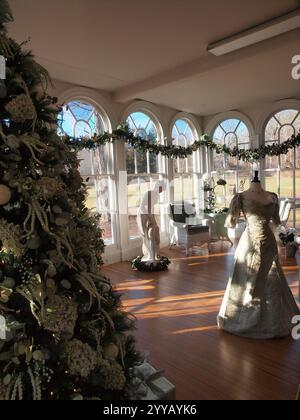 Decorazioni natalizie vittoriane del Ringwood State Park per il 2024. Decorazioni delle camere belle e ornate nella casa padronale del Ringwood State Park a New Jersey Foto Stock